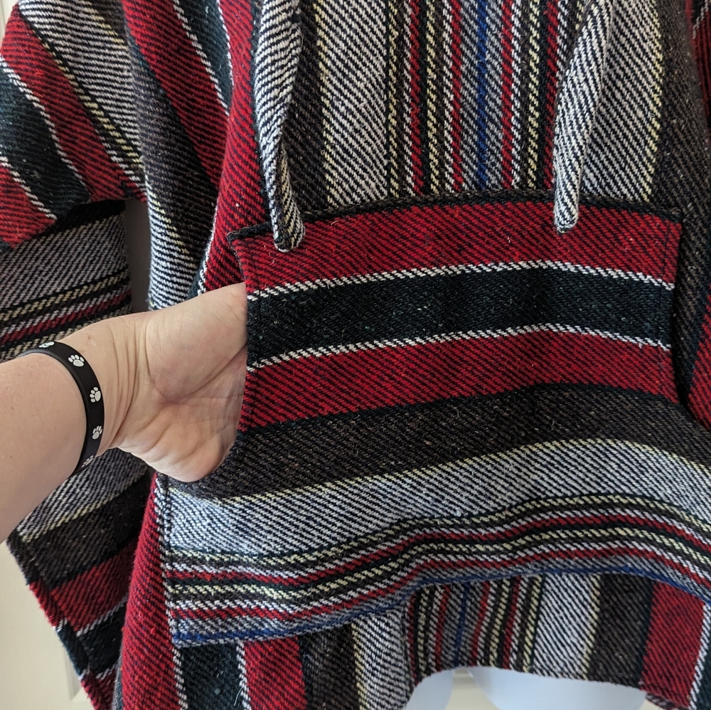 Poncho Size Large - Picture 4 of 5